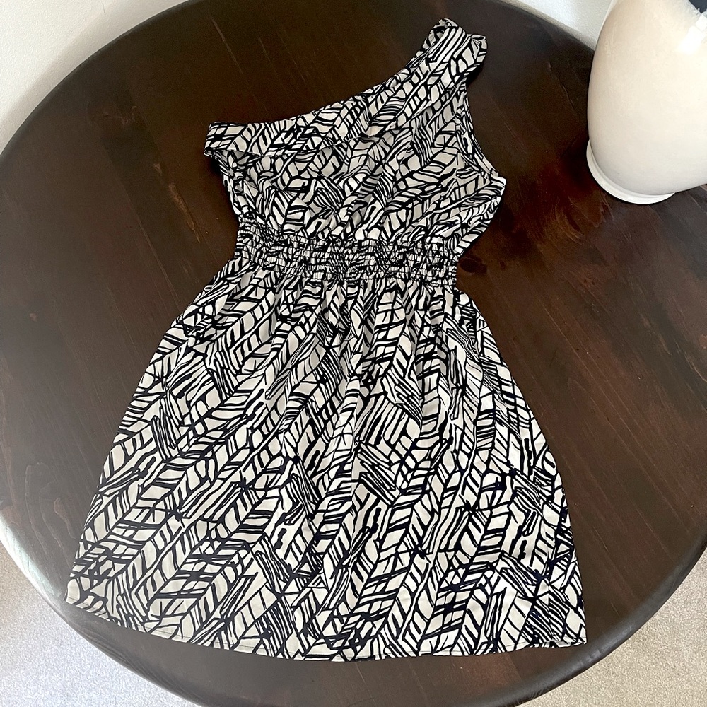 Final Touch One Shoulder Dress Size L - Picture 2 of 8
